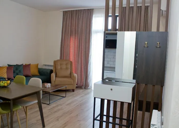 Aura Sameba, Luxury Apartment