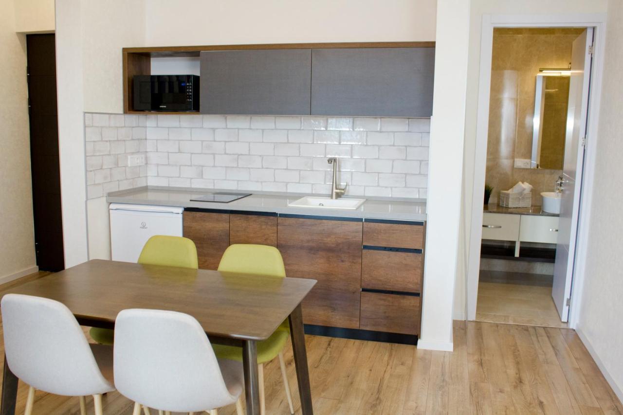 Aura Sameba, Luxury Tbilisi